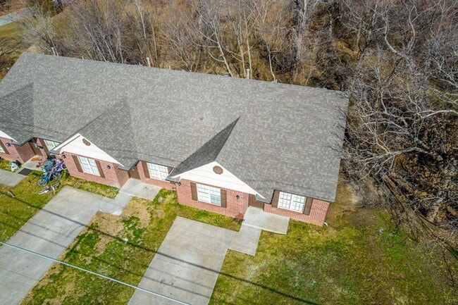 Building Photo - 1015 E Grayson Ave