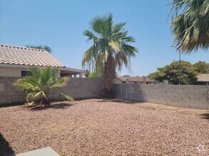 Building Photo - 733 Grande Ronde Ct