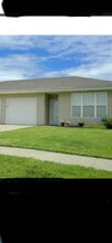Building Photo - 2908 SE Walnut Dr
