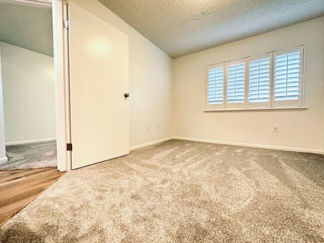 Building Photo - 2 Bedroom, 2 Bathroom, 2 Parking (Mililani...