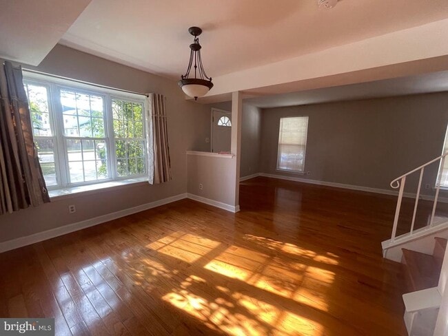 Building Photo - 4 Brookview Dr