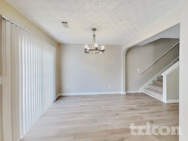 Building Photo - 1740 Formosa Ln