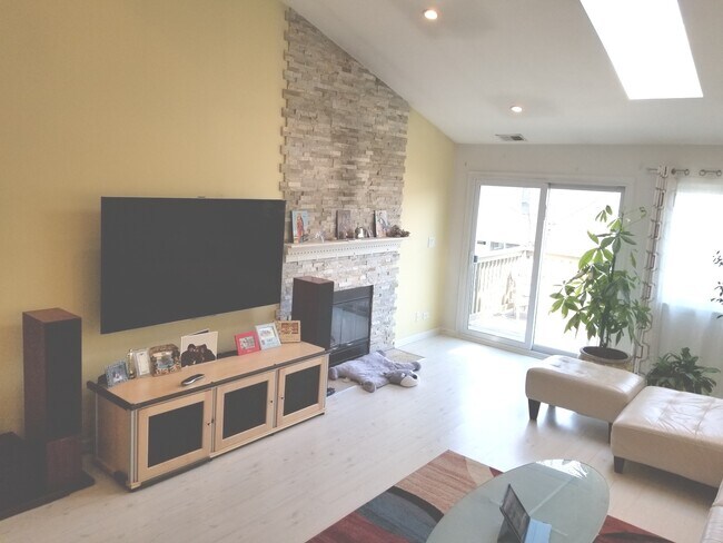 Foto del edificio - 2150 Fulham Dr
