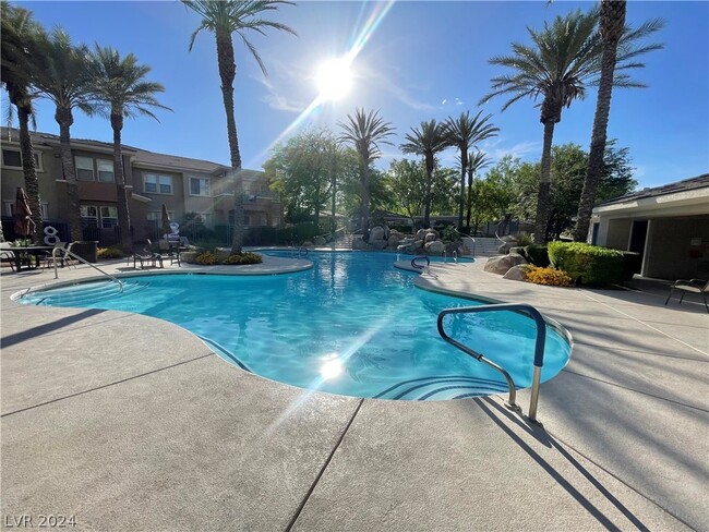 Building Photo - 10820 Amber Ridge Dr
