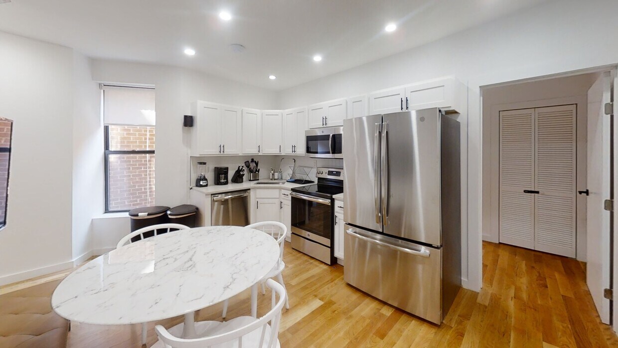 Photo - Room in Shared 5.0 bed/3 bath home