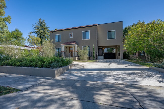 Building Photo - 494 S Marengo Ave