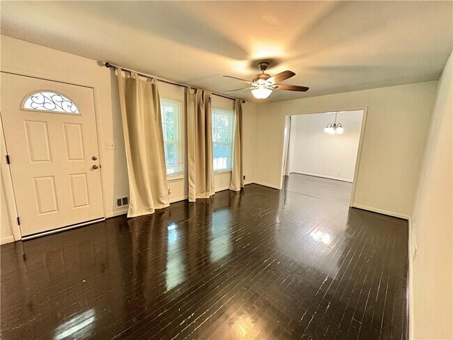 Foto del edificio - 850 James St NW