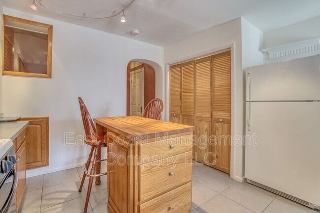 Foto del edificio - 1004 S Clinton St