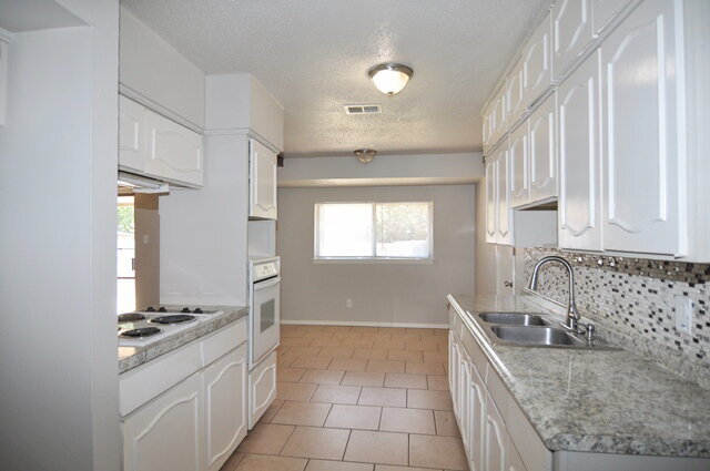 Foto del edificio - "COMING IN LATE JANUARY - Charming 3-2-2 home in the heart of Irving!"