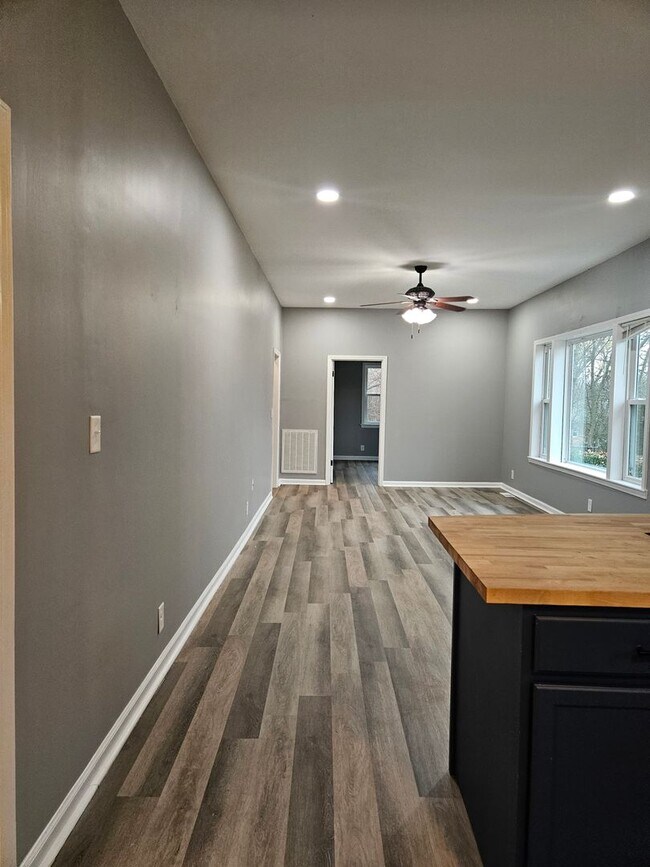 Building Photo - 106 Faith Drive
