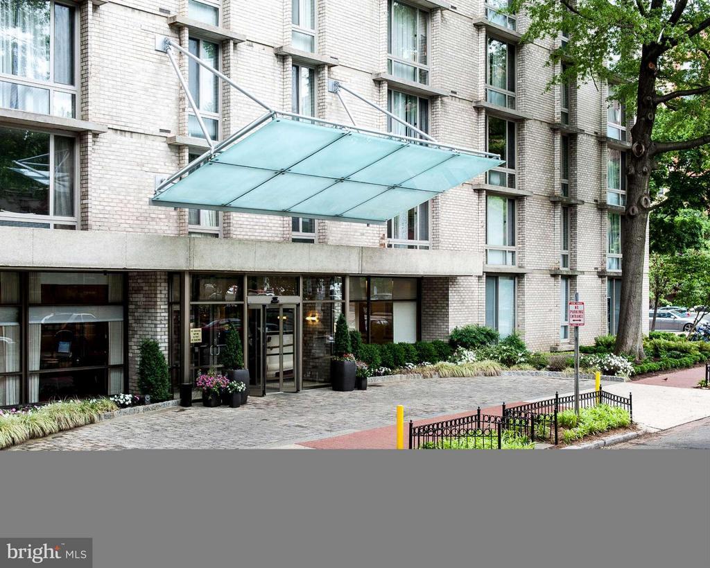 Foto principal - 950 25th St NW