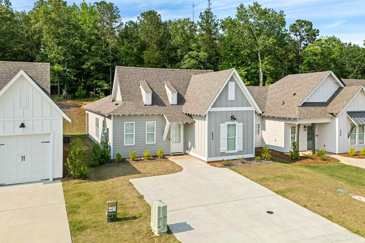 Photo - 854 Village Dr (Opelika, AL)