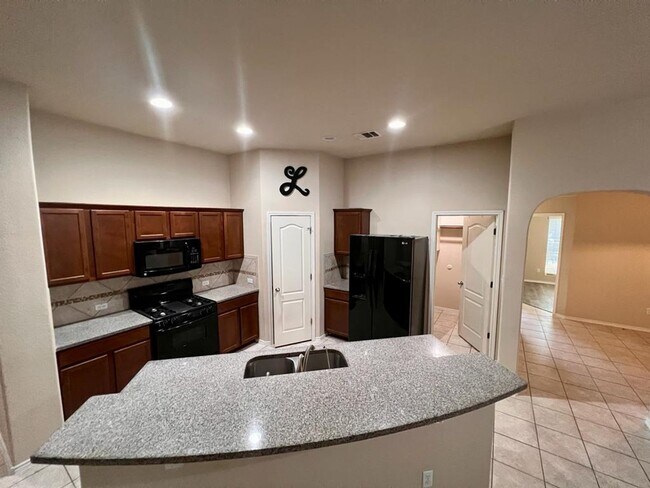 Building Photo - House For Lease Pflugerville