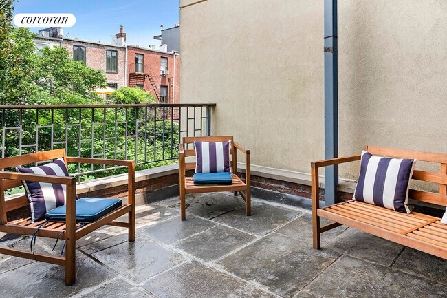 Foto del edificio - 693 Sackett St