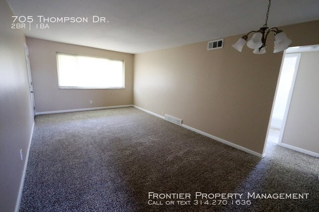 Building Photo - 705 Thompson Dr