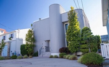 Building Photo - 212 N 33rd Ave