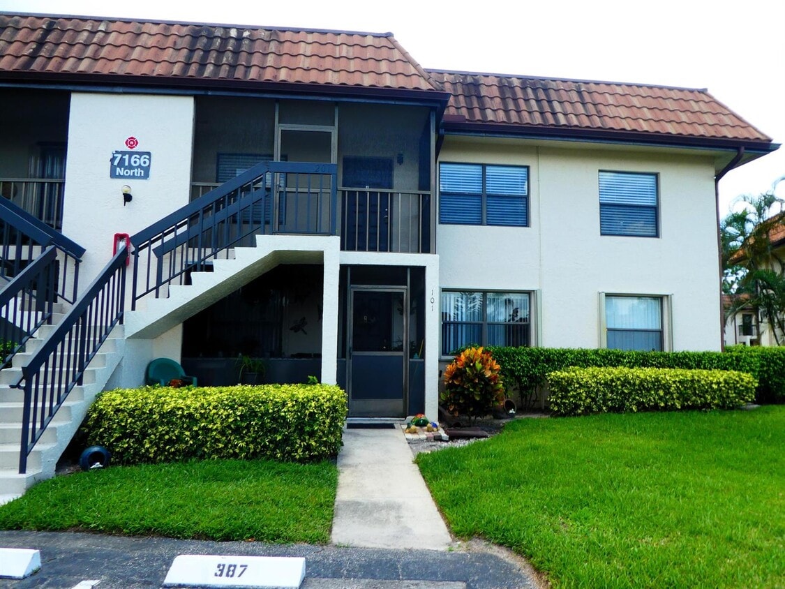 7166 Golf Colony Ct Unit 201, Lake Worth, FL 33467 Condo for Rent in