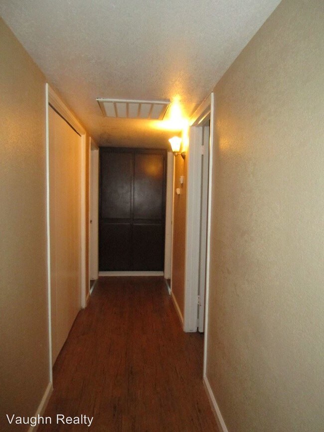 Building Photo - 824 Capehart