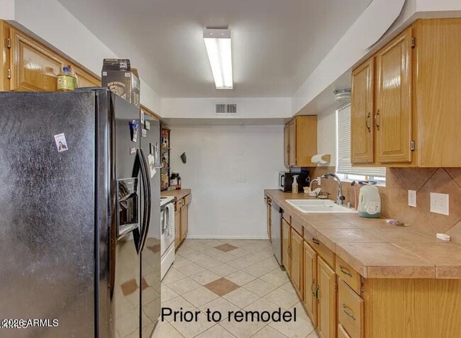 Foto del edificio - 847 W 10th St