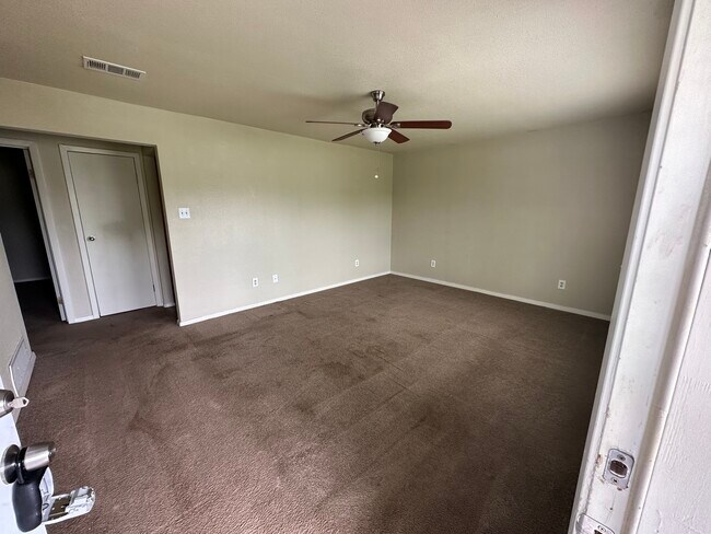 Building Photo - 305 John Fielder Drive
