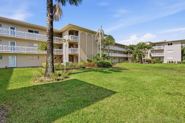 Foto del edificio - 2606 Garden Dr S