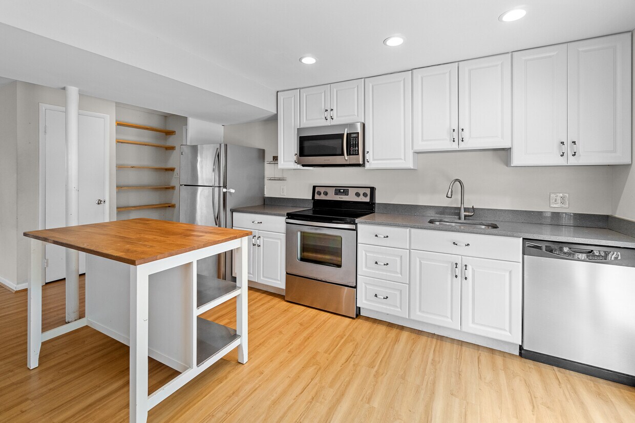 Foto principal - 212 Rollins Ave