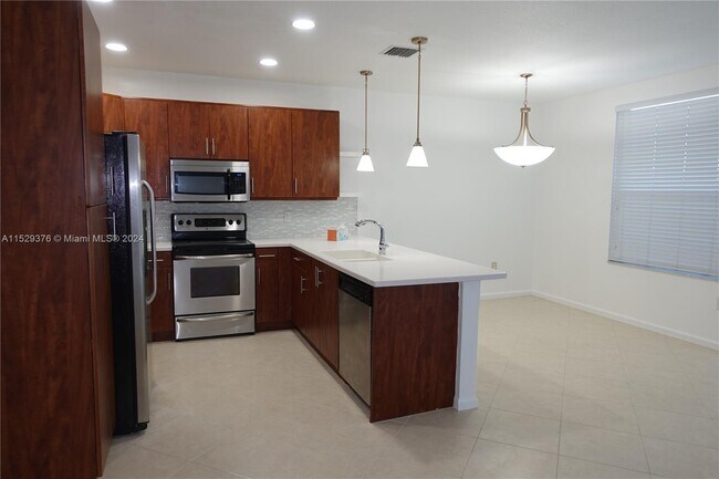Building Photo - 16233 SW 47th Ct