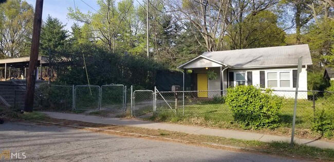 Building Photo - 1076 Hardee St NE