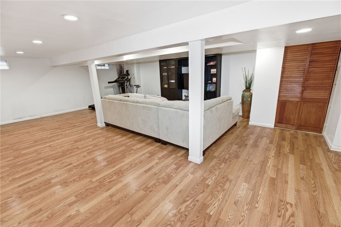 Foto del edificio - 266 Willowcrest Dr