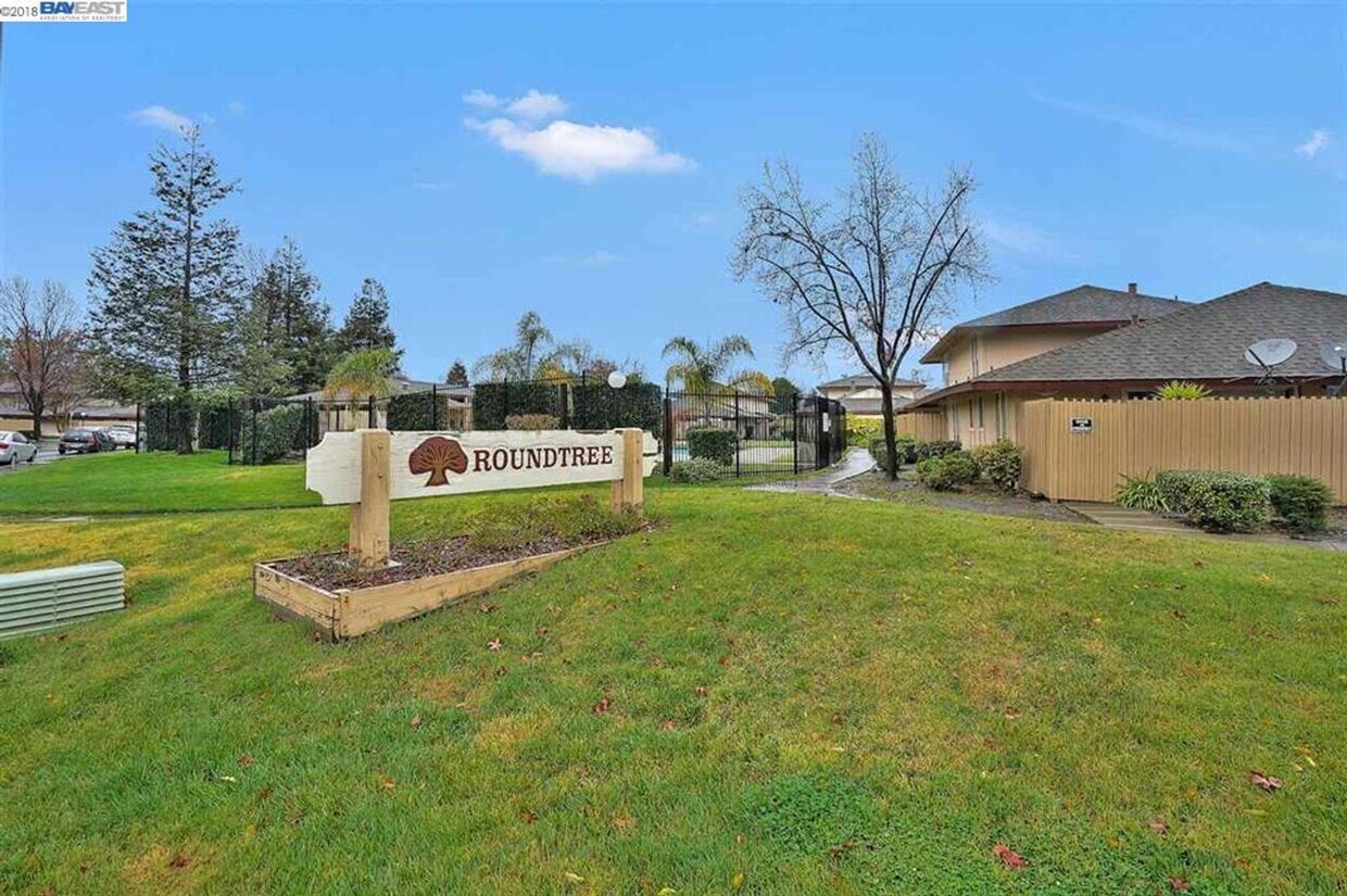 Primary Photo - $2450 / BEAUTIFULLY REMODELED 2 BEDROOM CO...