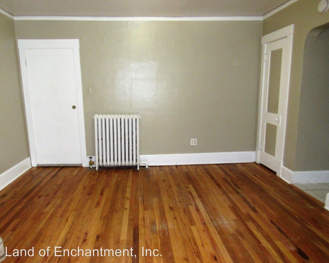 Primary Photo - 1 br, 1 bath Apartment - 114 Maple St. SE #2