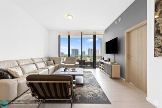 Building Photo - 1000 Brickell Plaza