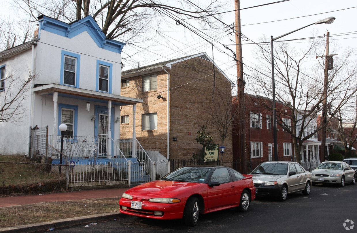 Building Photo - Maggie's Place