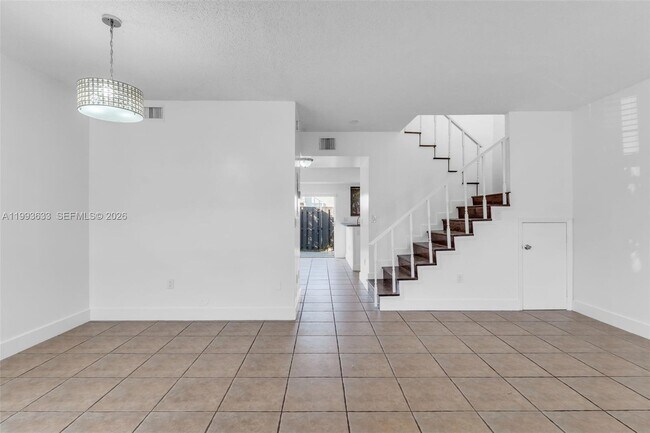 Foto del edificio - 5240 NW 109th Ave