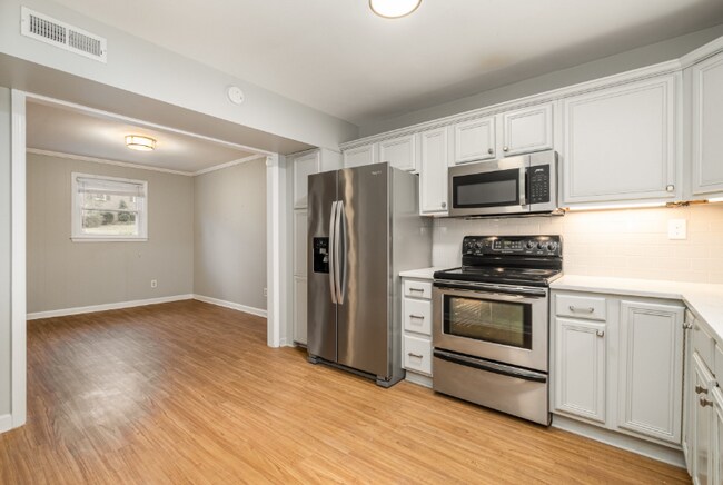 Foto del edificio - 4014 Sulkirk Rd