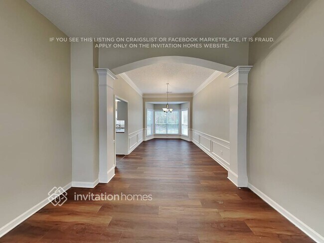 Building Photo - 6000 Elm Cove Ln