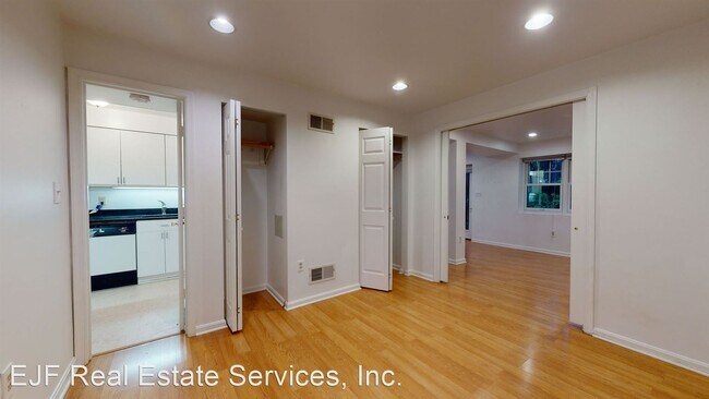 Building Photo - 1 br, 1 bath House - 2641 Woodley Place NW...