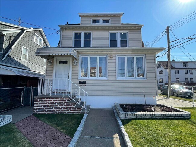 Building Photo - 131-02 107th Ave