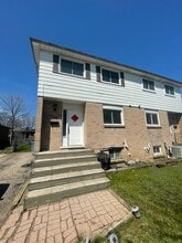 Building Photo - 126 Conroy Cres
