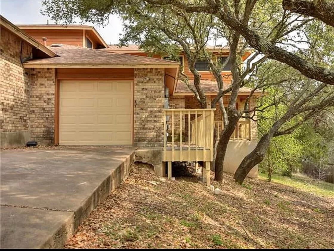 4904 Smokey Vly, Austin, TX 78731 Townhome Rentals in Austin TX