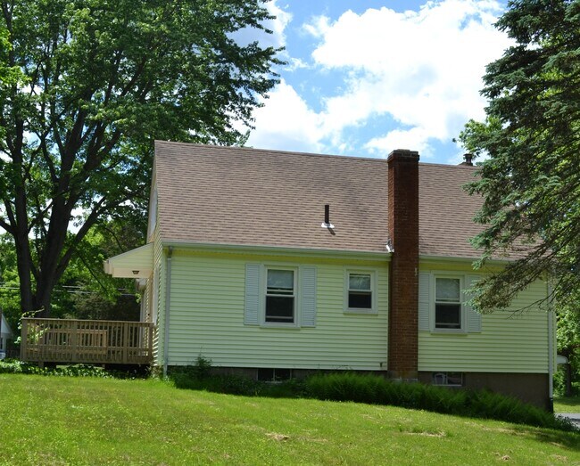 Building Photo - 491 Gardner St