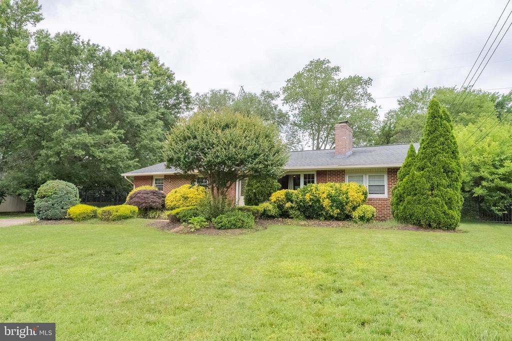 Foto principal - 5008 Treetop Ln