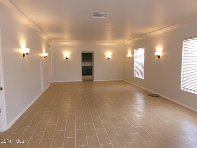 Foto del edificio - 5647 Cory Dr