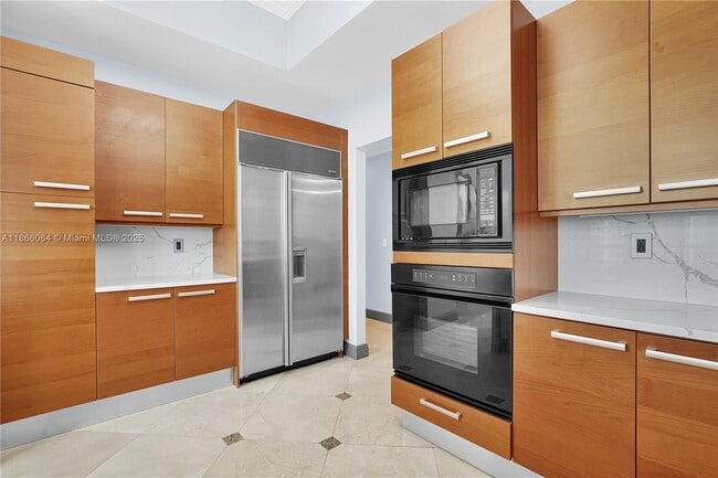 Building Photo - 3535 S Ocean Dr