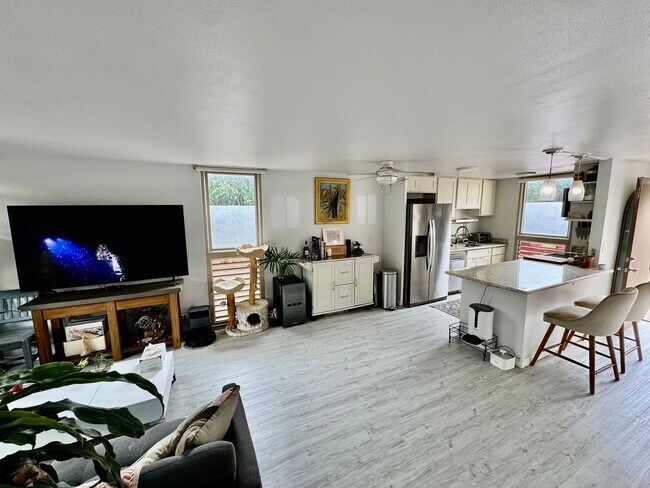 Foto del edificio - Available Now | Fully Furnished 1 Bedroom,...