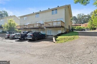 Building Photo - 330 Herndon Way