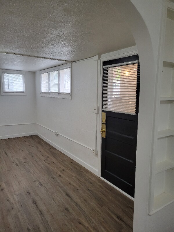 Building Photo - 160 S 900 W