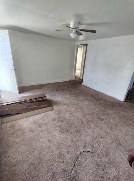 Building Photo - 208 Elm St