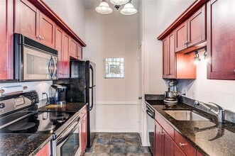 Building Photo - 10421 High Hollows Dr