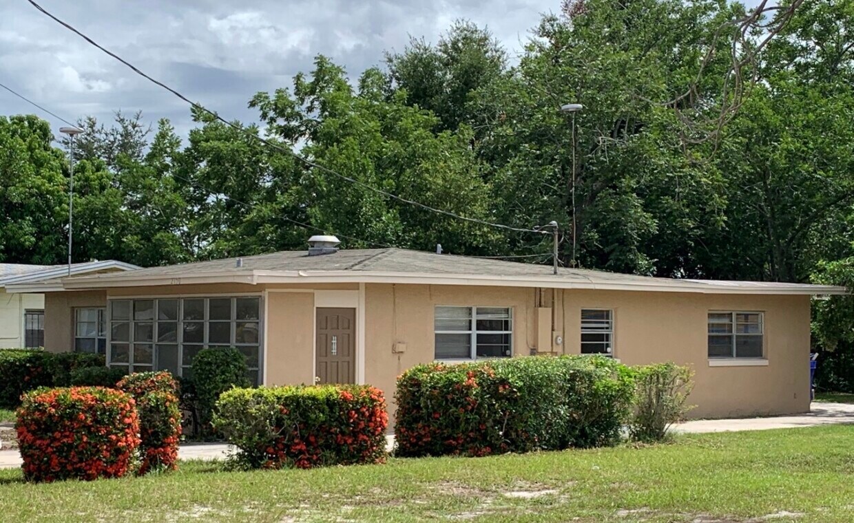 Building Photo - 2150 5th St NE